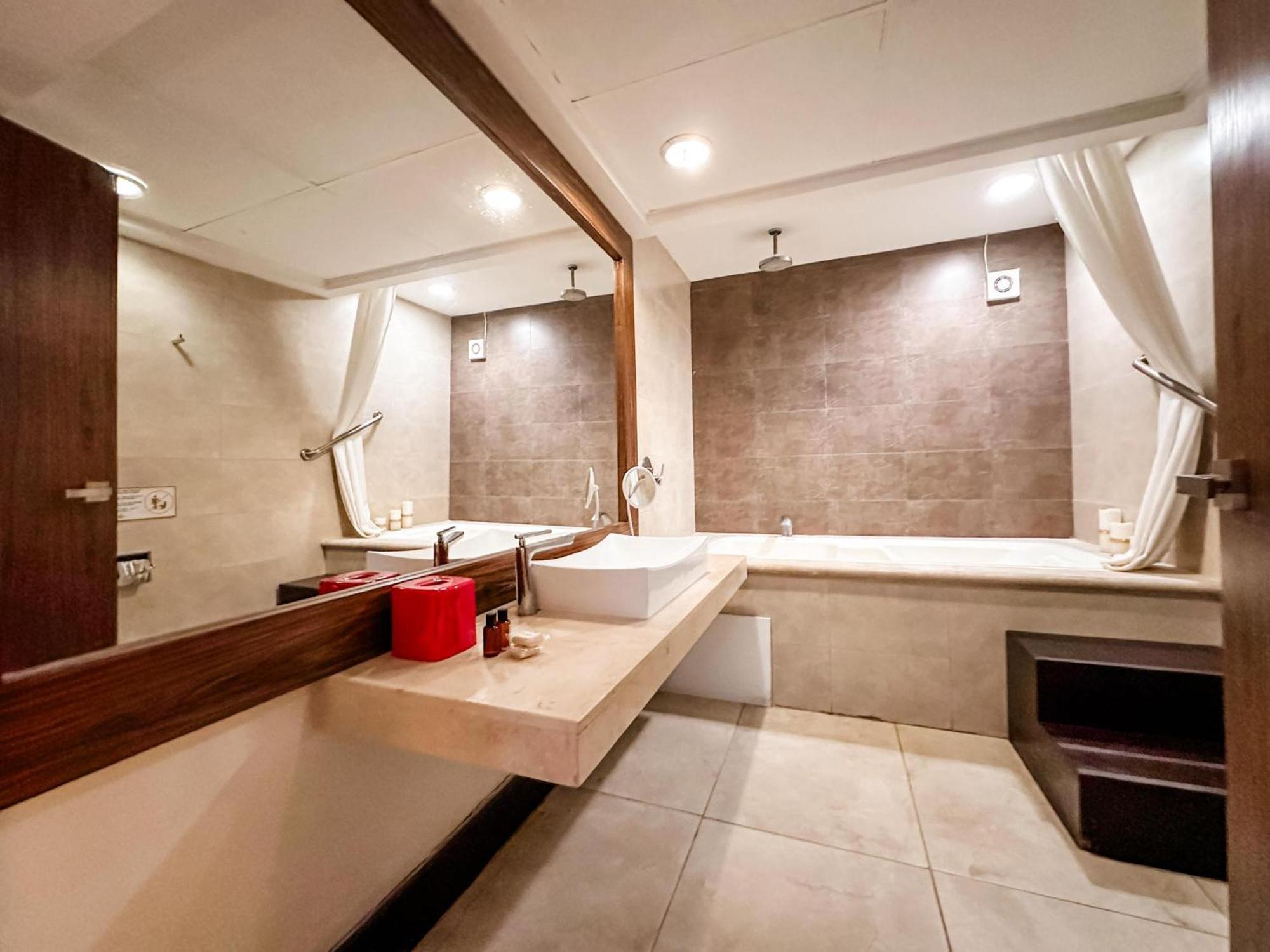 At 1124 Two Bed Reflecting Pool View Close Beach Apartamento