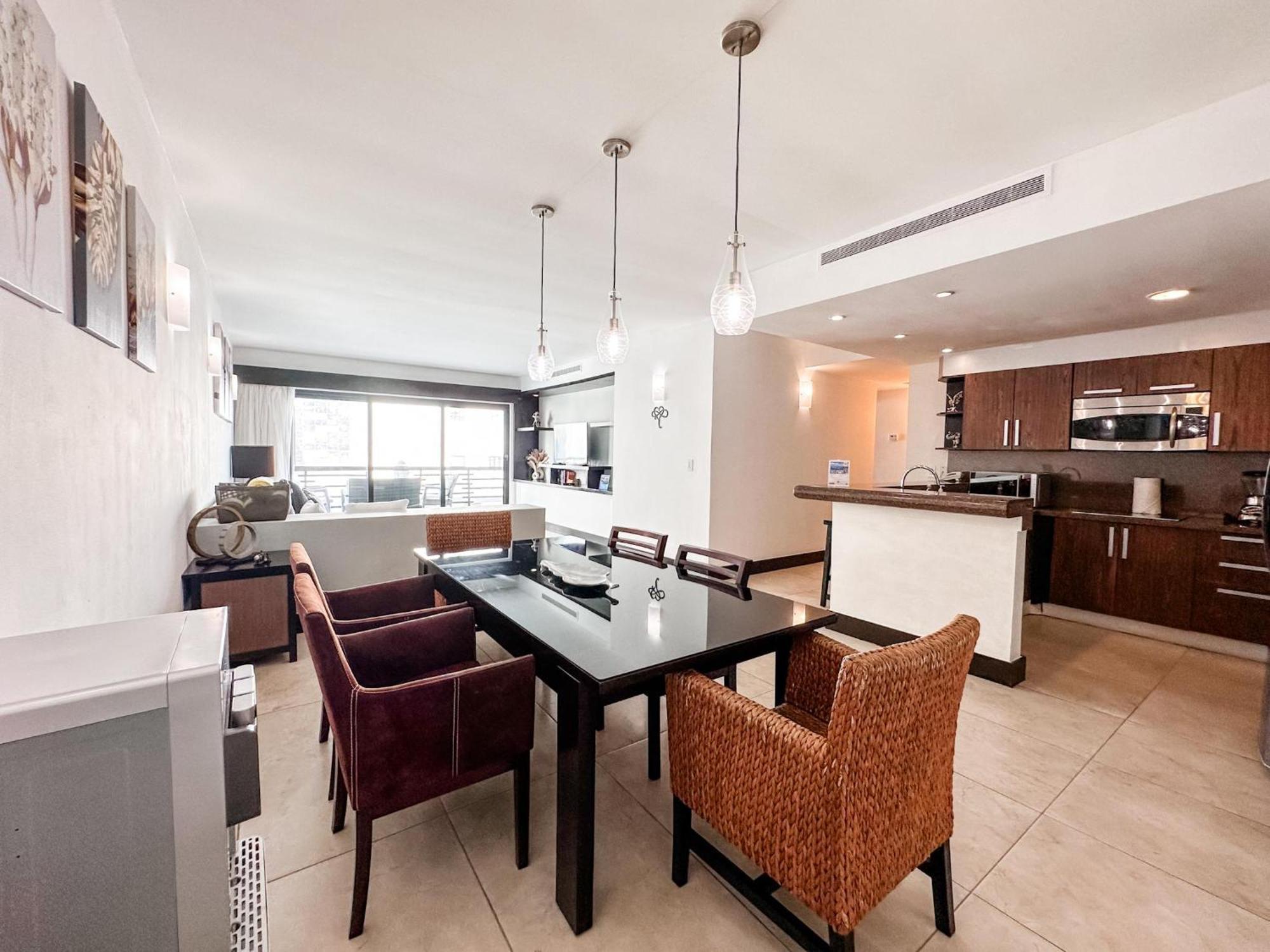 At 1124 Two Bed Reflecting Pool View Close Beach Apartamento