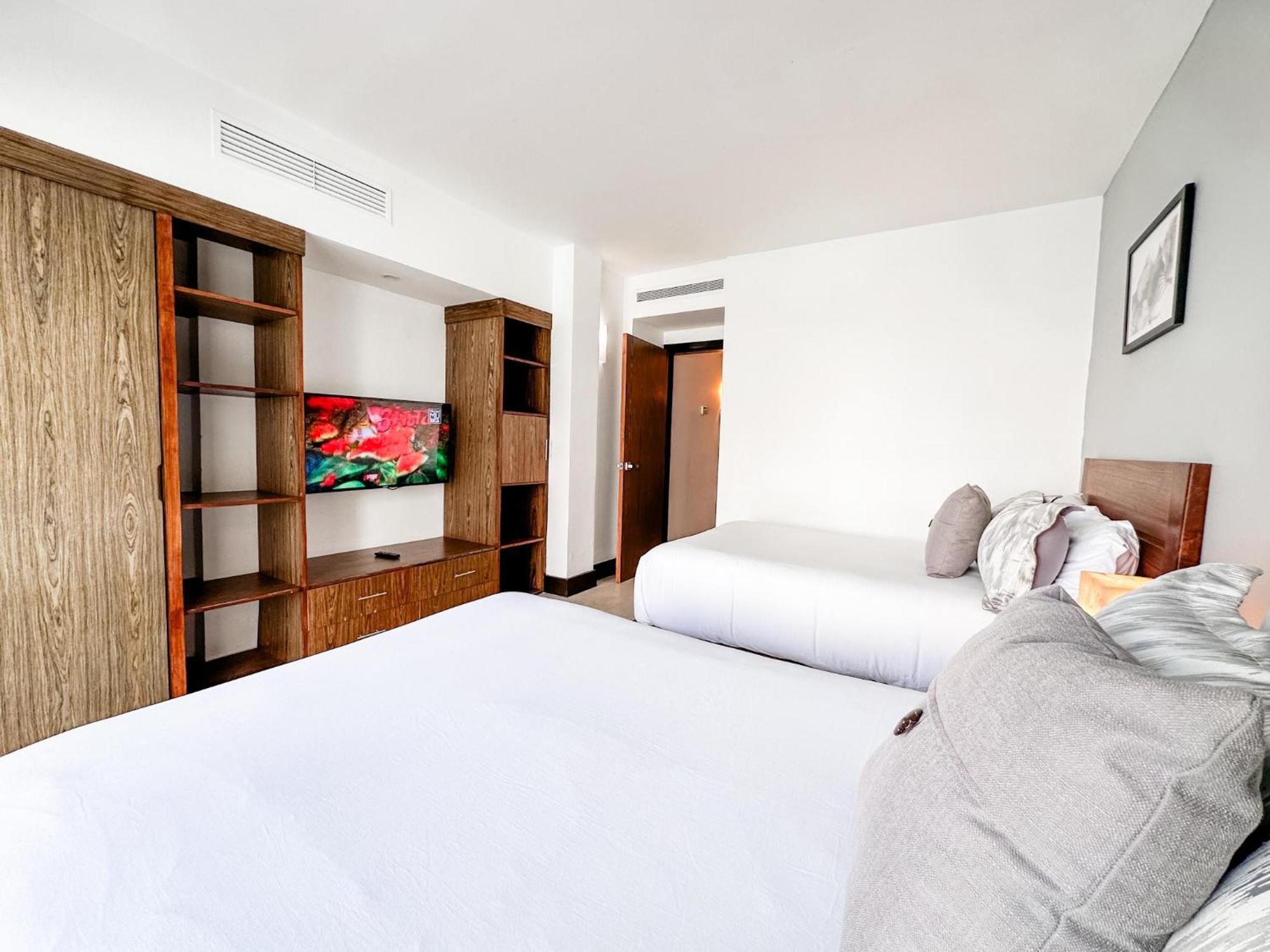 At 1124 Two Bed Reflecting Pool View Close Beach Apartamento *