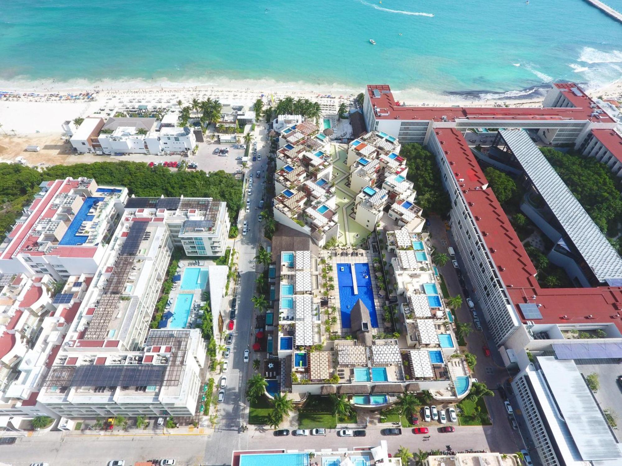 At 1124 Two Bed Reflecting Pool View Close Beach