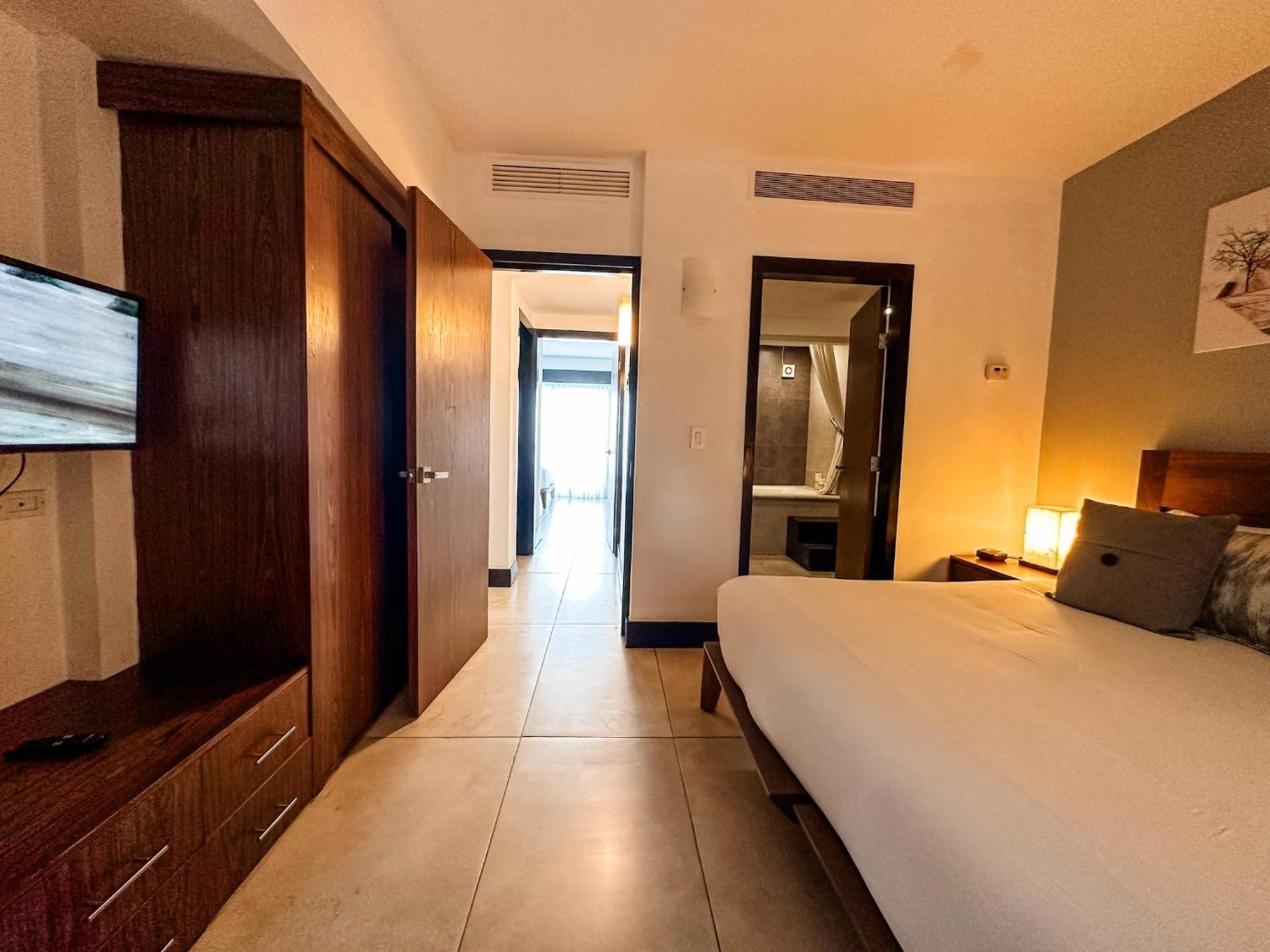 At 1124 Two Bed Reflecting Pool View Close Beach Playa del Carmen